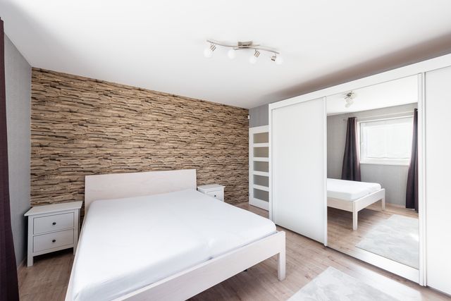 Bungalov Dlouhá Lhota, Dlouhá Lhota u Dobříše