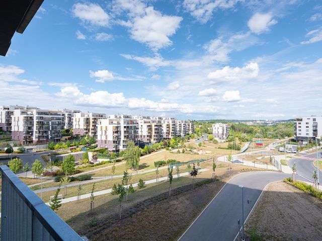 Byt Nad Údolím, Praha